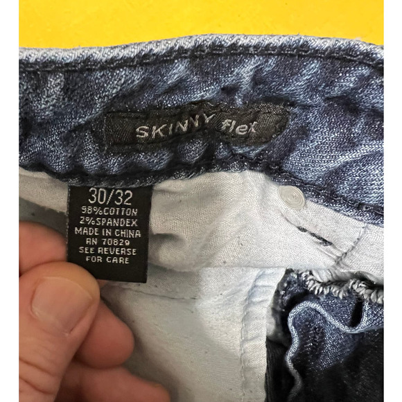 CJ Black Premium Skinny Flex Distressed Jeans, Size 30x32 - Picture 8 of 9